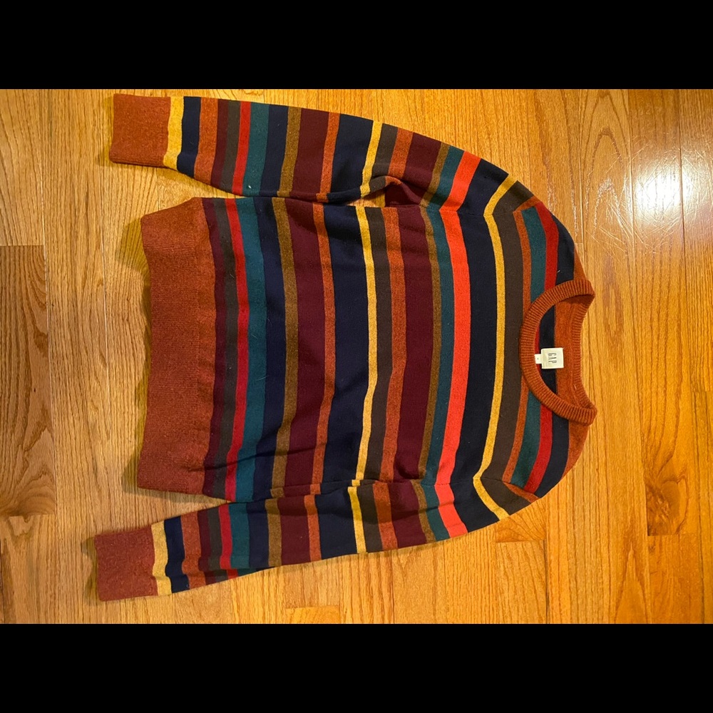 GAP sweater